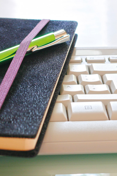 Begleitbild: Computertastatur mit Notizblock